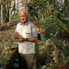 Арлен Александрович Буренков (Киев) в Никитском ботсаду. 2006 