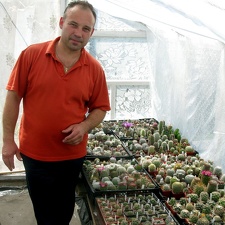 Павел Корнелюк в своей теплице (Кременчуг) 2008 
