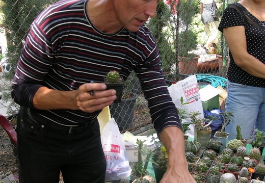 Выставка на День города (02.09.2007) (2008 відвідувань) Сергей Червинко (Винница) в разгар работы.
Фото Алекса... Выставка на День города (02.09.2007)