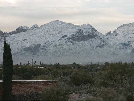 Catalina-mountains-in-snow2