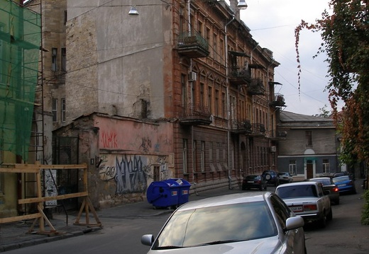Выставка на День города (02.09.2007) (2037 відвідувань) А здесь БЫЛ чисто по-одесски оригинальный и всем извес... Выставка на День города (02.09.2007)