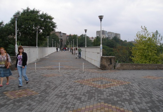 Выставка на День города (02.09.2007) (1944 відвідувань) Тещин мост.
Фото Ивановой Елены (Киев)
Выставка на День города (02.09.2007)