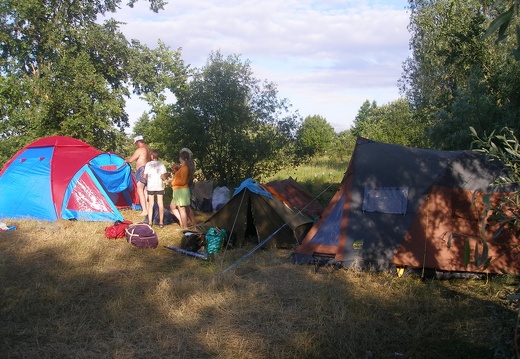 Поход на байдарках по р.Сейм, июль 2009 (2304 відвідувань) Первая стоянка
Фото Е. Ивановой (Киев)
Поход на байдарках по р.Сейм, июль 2009