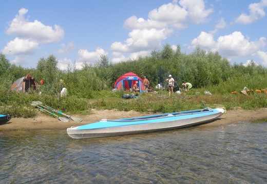 Поход на байдарках по р.Сейм, июль 2009 (3753 відвідувань) Третья стоянка
Фото Е. Ивановой (Киев) Поход на байдарках по р.Сейм, июль 2009